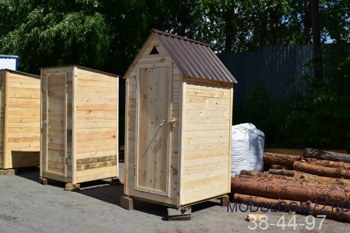 Деревянный туалет на дачу с установкой - купить недорого в Москве и Московской области