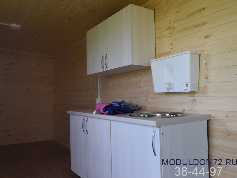 Мобильный домик 6х2,3м с печкой и кухней